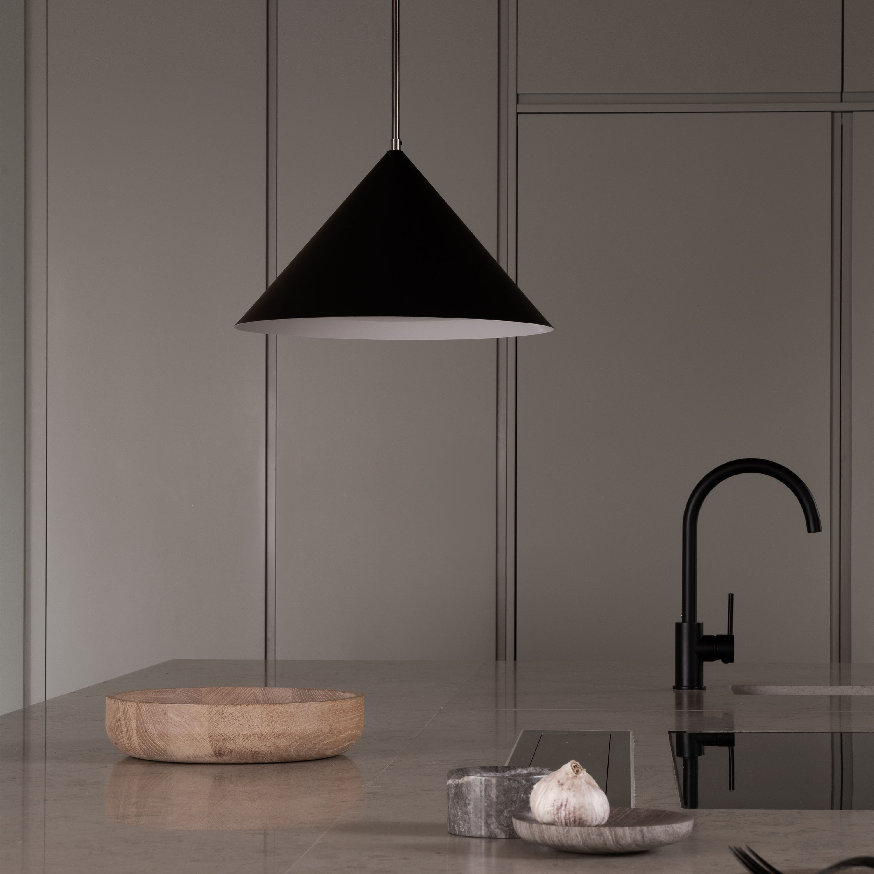 Watt &amp; Veke Kuro Deckenleuchte Black Ø45