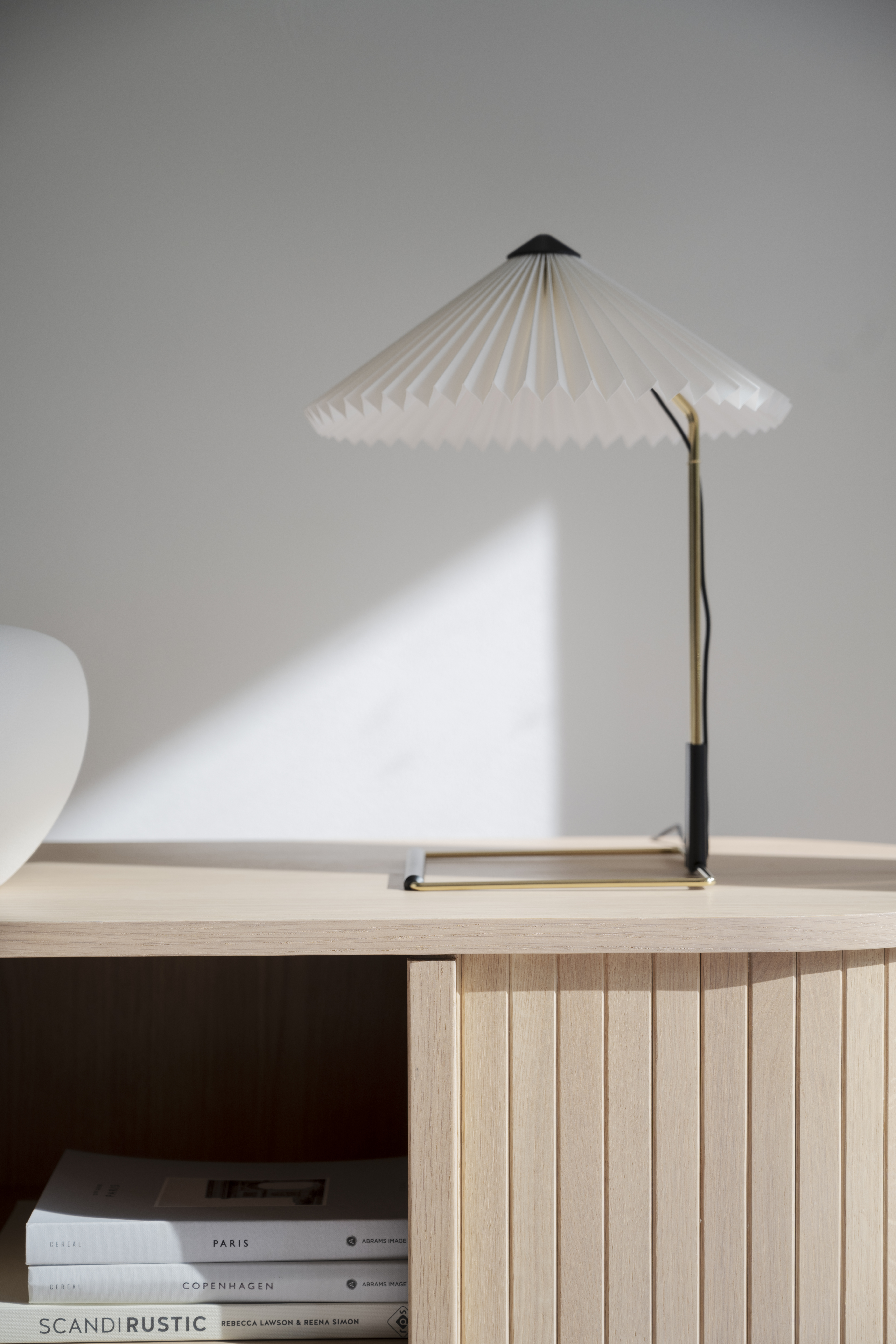 Rowico Home Haddington Sideboard Vitpigmenterad/Svart142cm