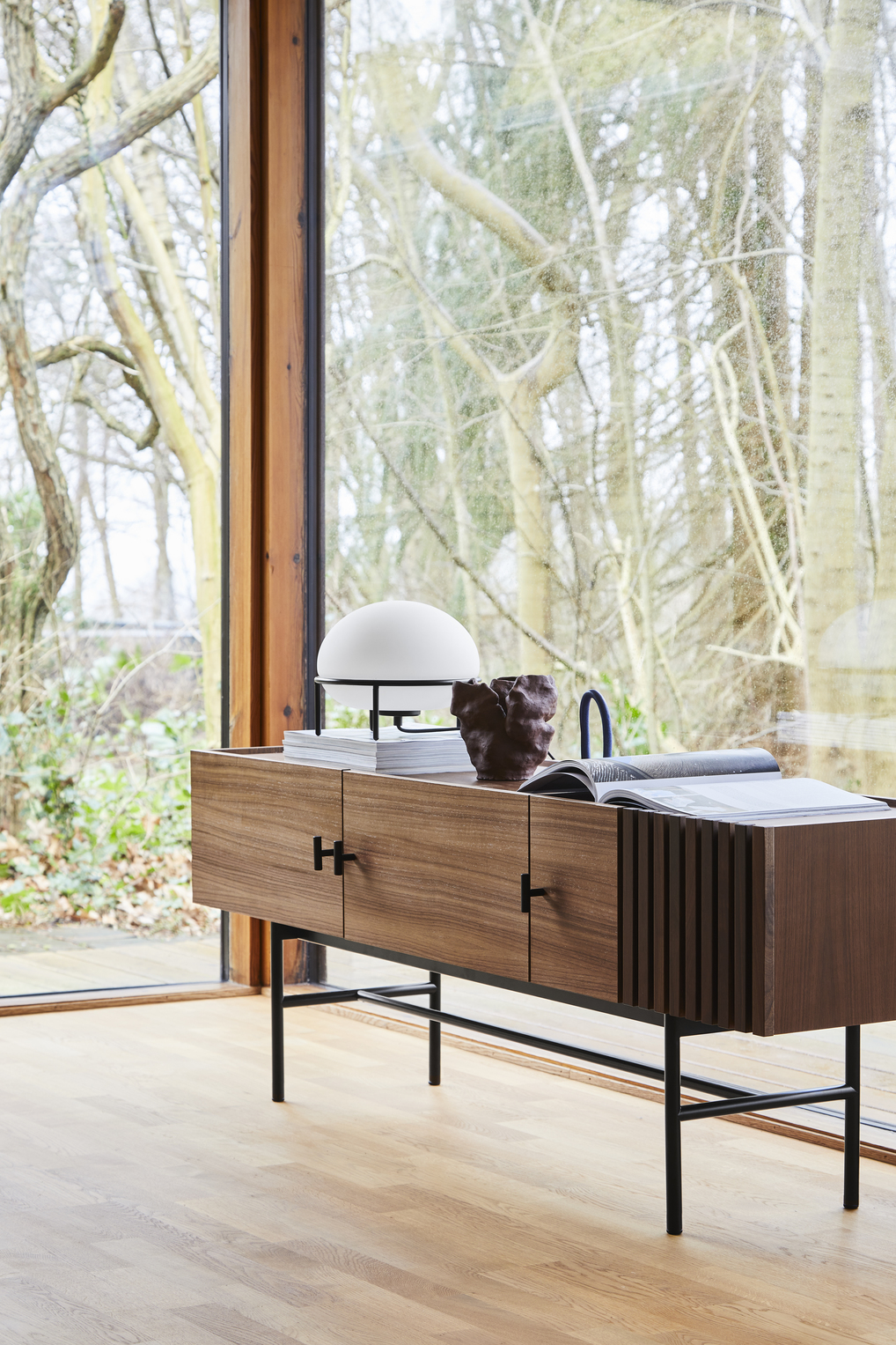 Woud Array Sideboard Walnut/Black 180cm