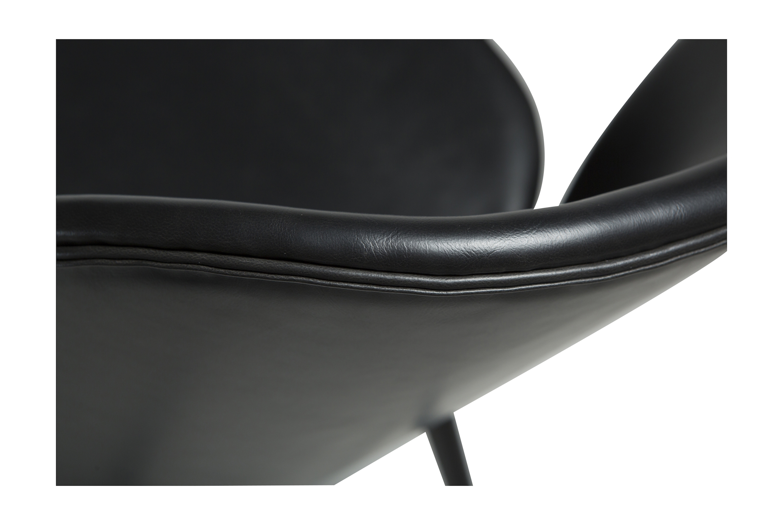 Dan Form Cloud Matstol Konstläder Svart