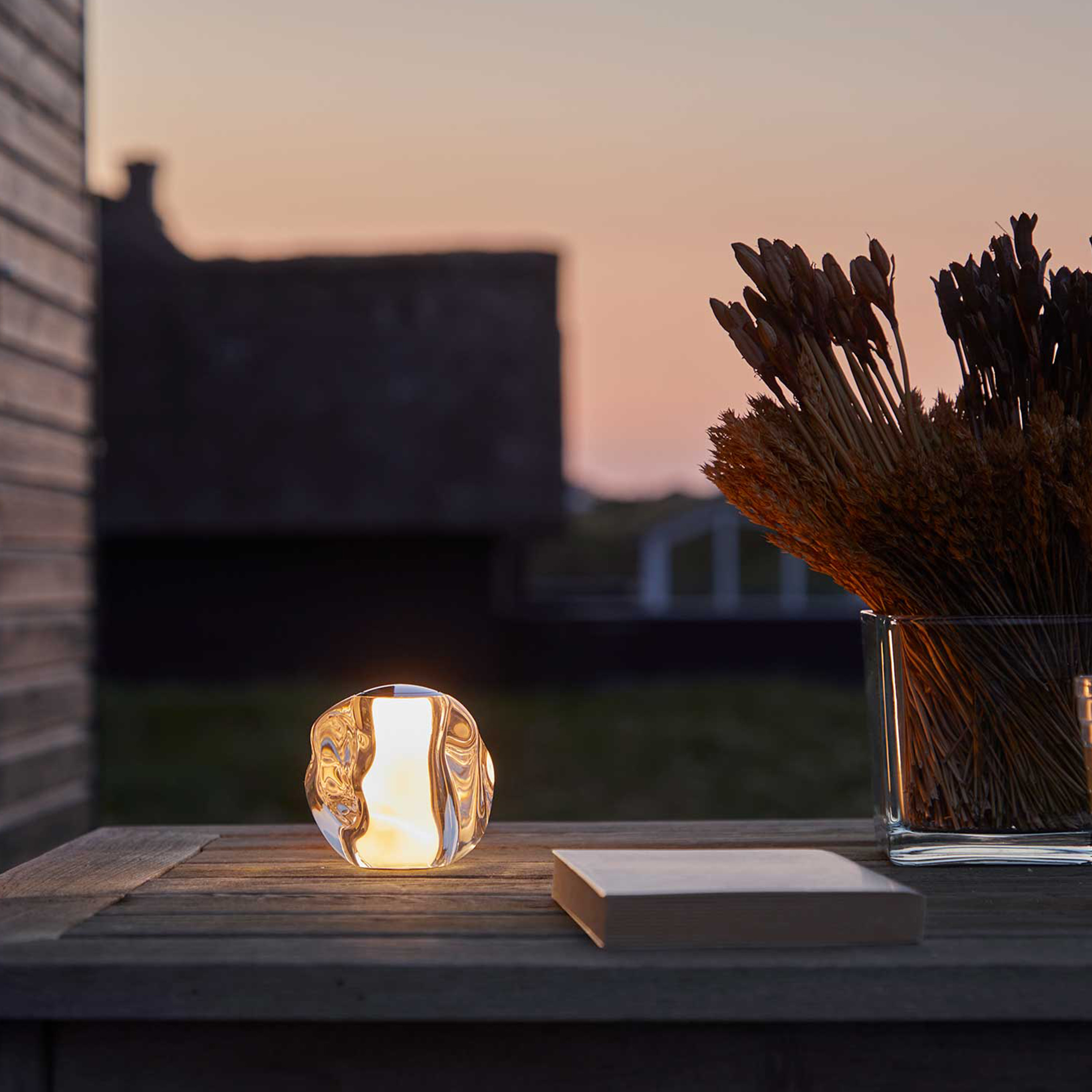 LOOM Design Ice Ball Portabel Bordlampe Chrome