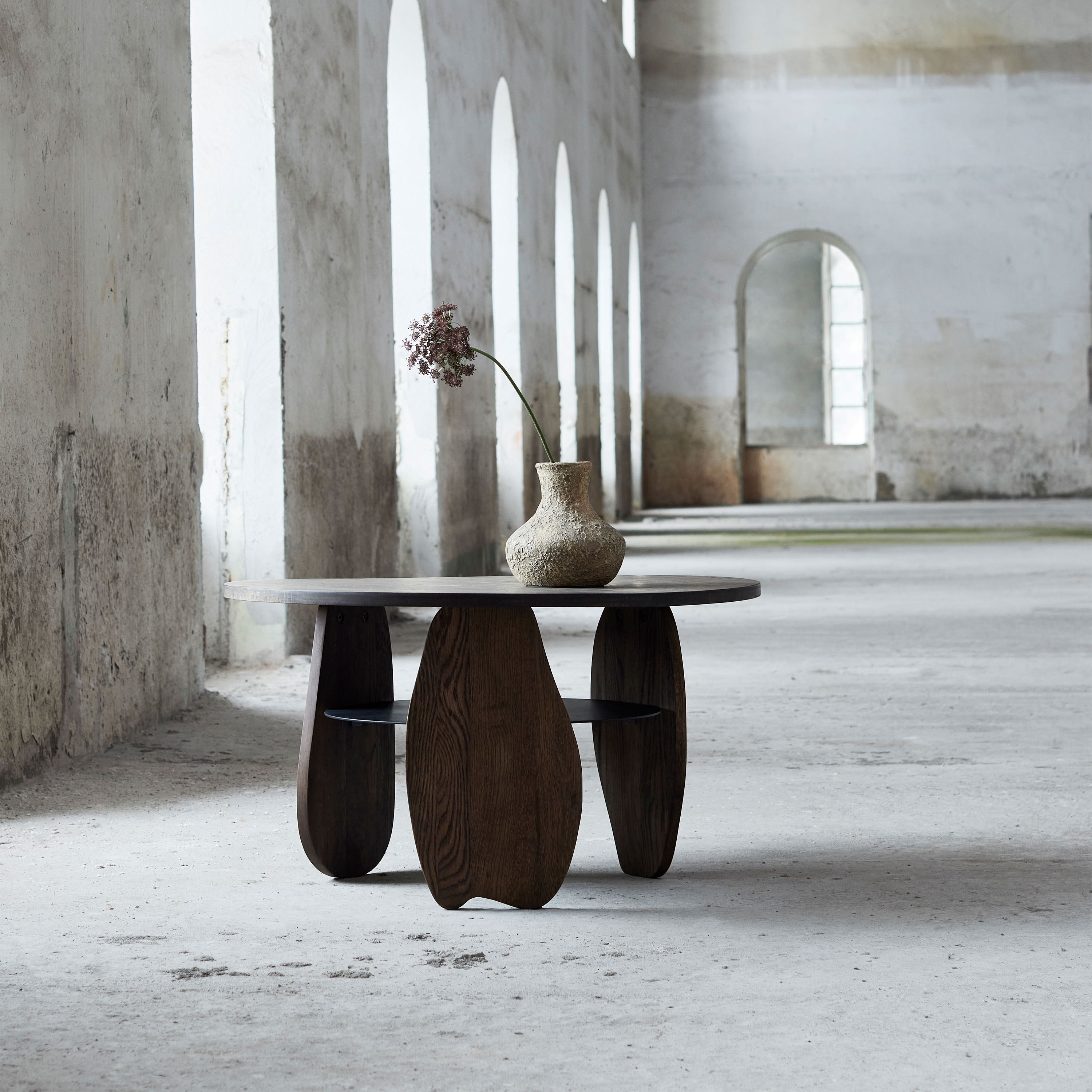 Muubs Ishi Sohvapöytä Dark Oil Oak/Metal Ø80