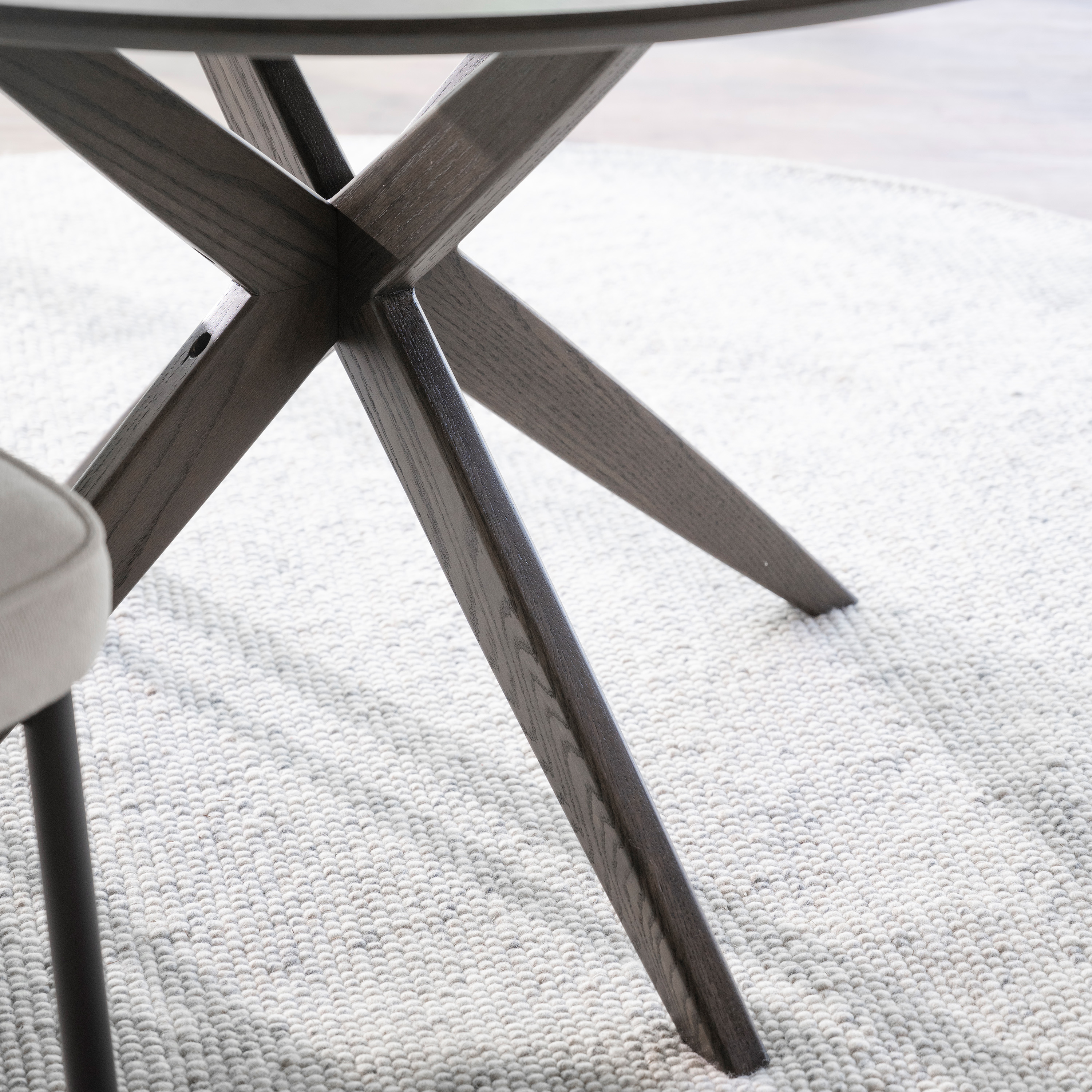 Rowico Home Calverton Esstisch Braun Ø120