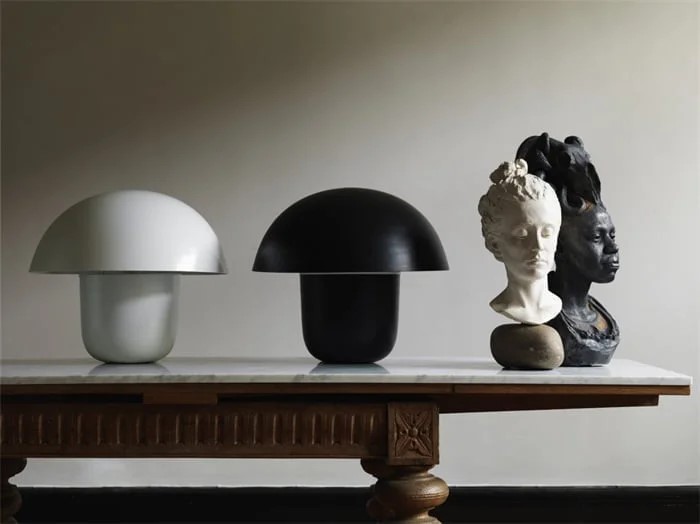 Olsson &amp; Jensen Carl-Johan Bordlampe Hvit 44cm