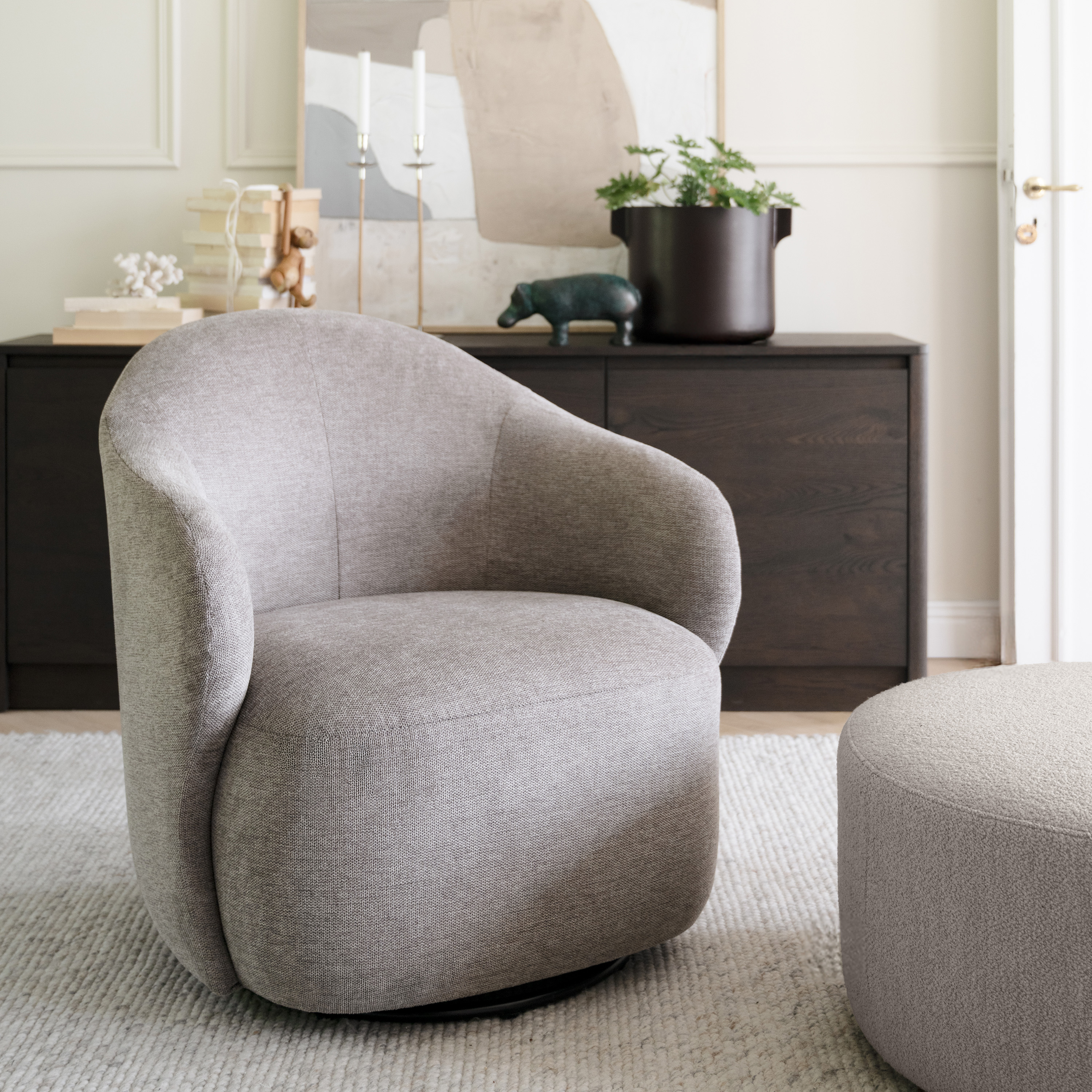 Rowico Home Chapeltown Drehbarer Sessel Beige