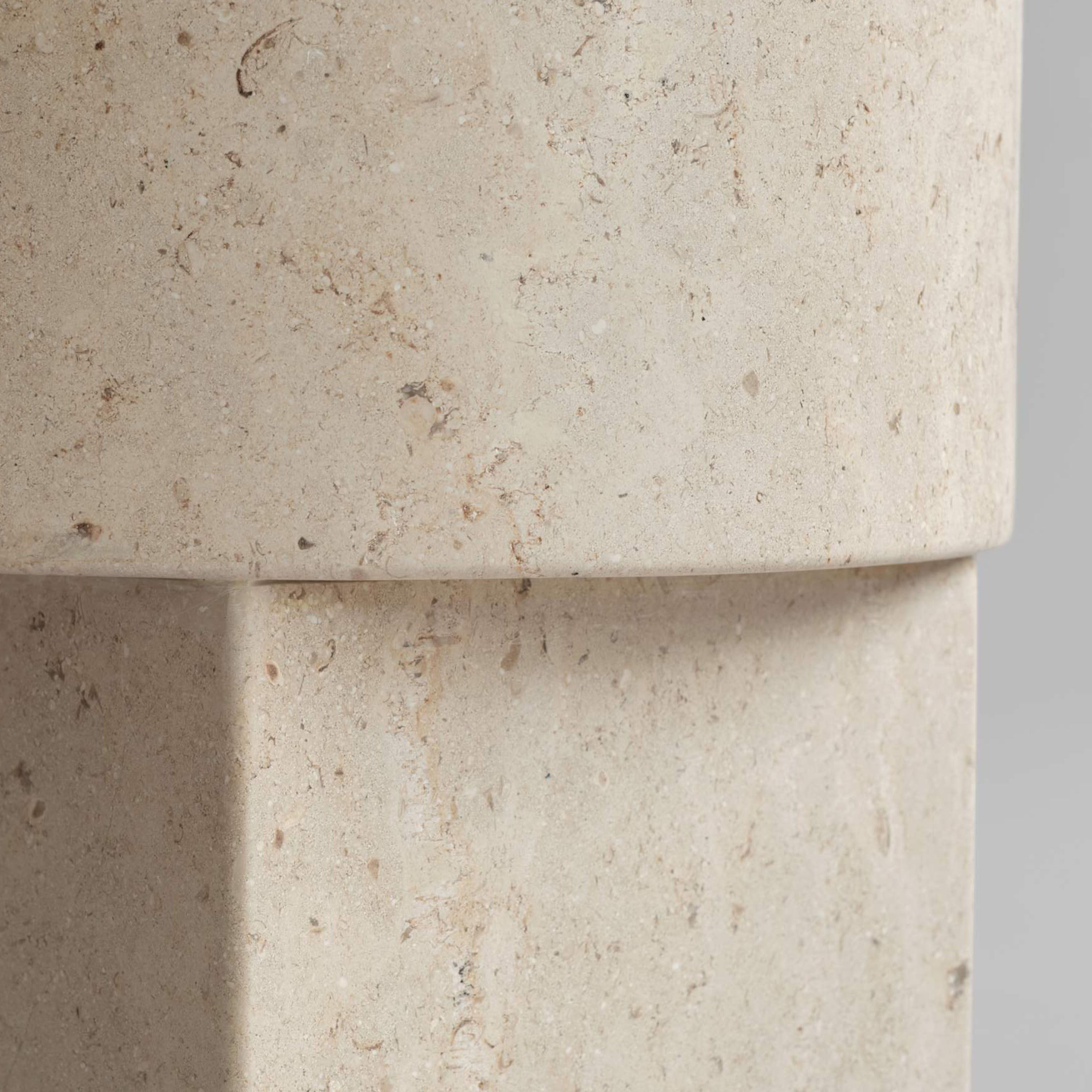 101 Copenhagen Column Pöytä Limestone