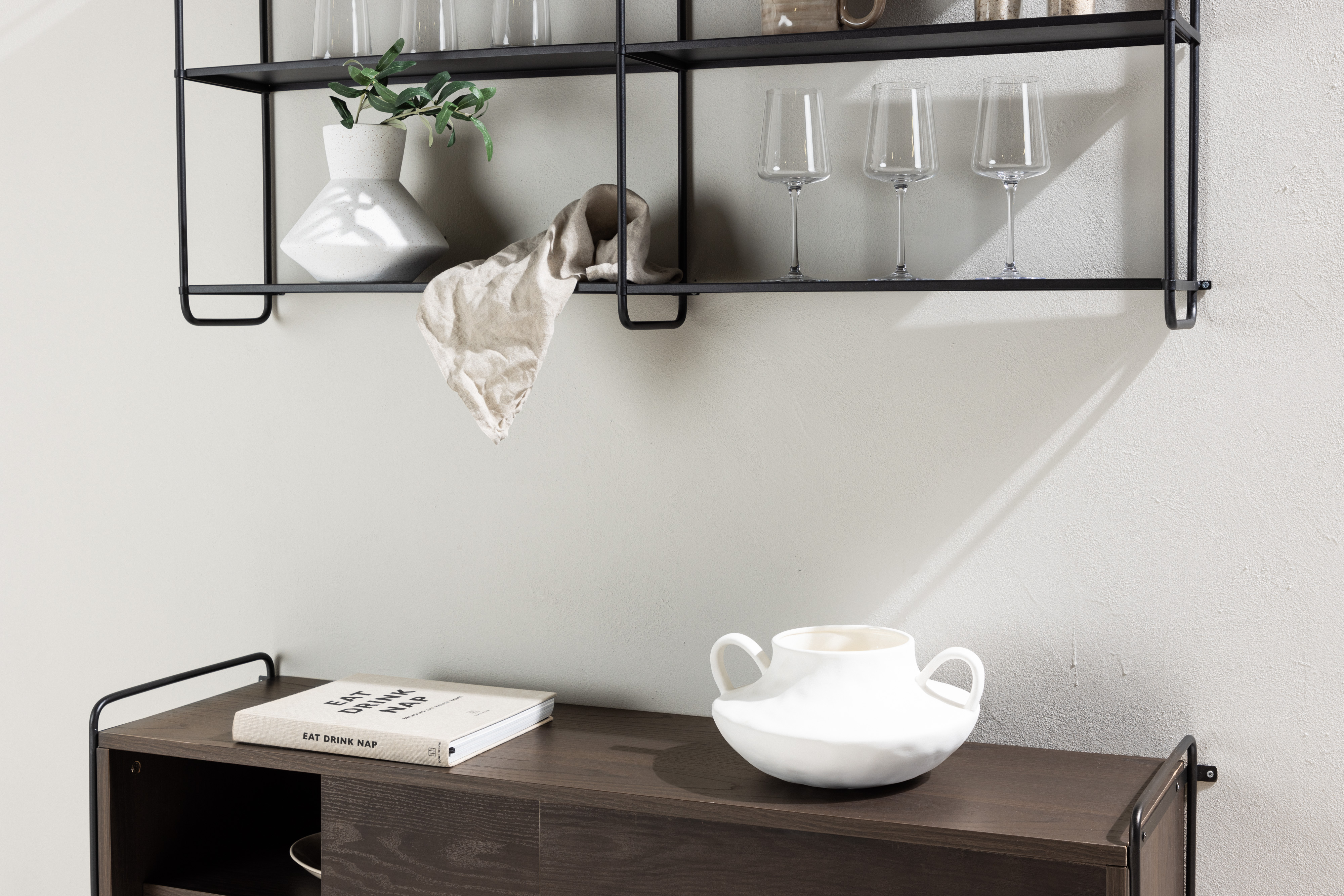 Venture Home Lyon Vägghylla Black 122cm