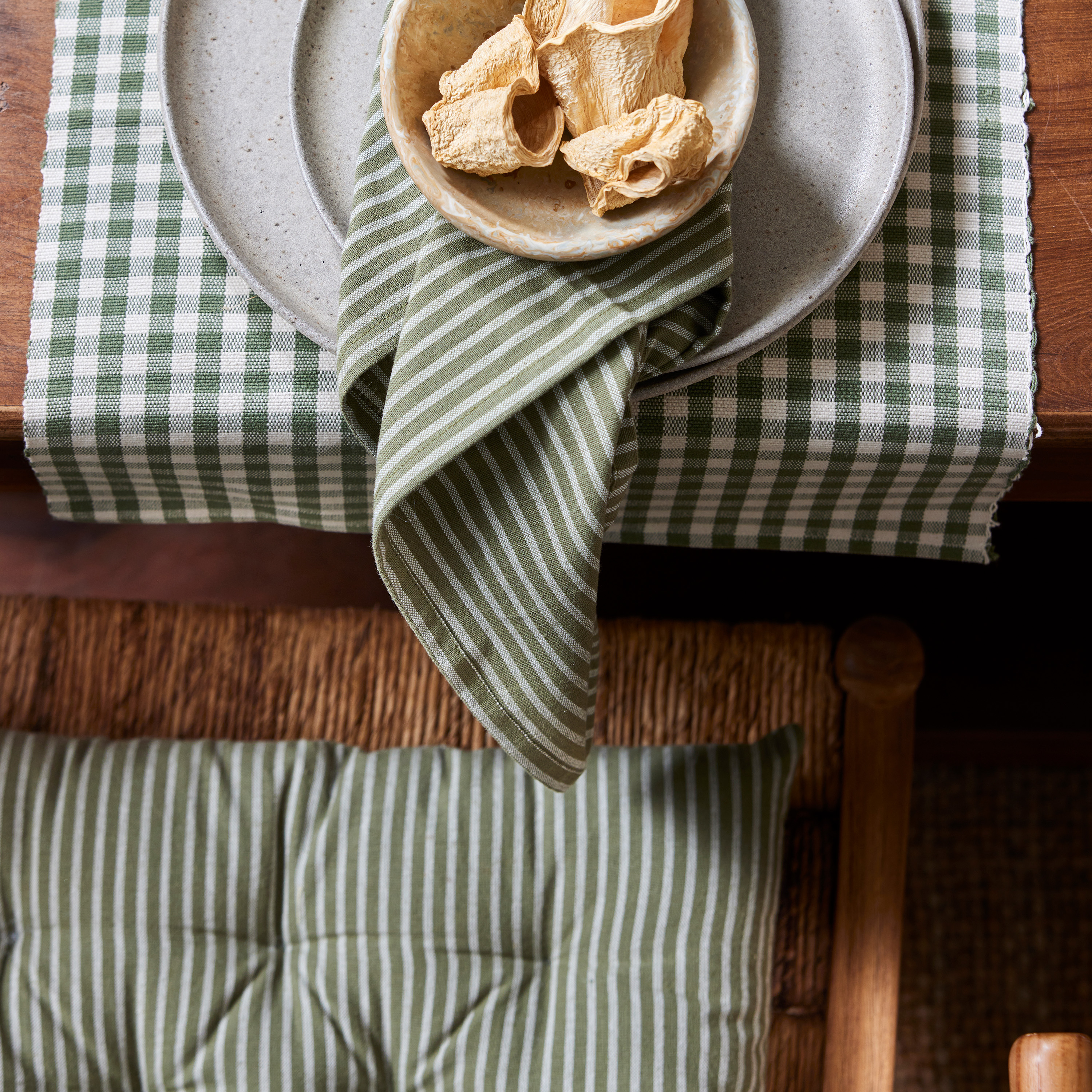 Jakobsdals Medevi Sitzkissen Grün/Offwhite 40x40