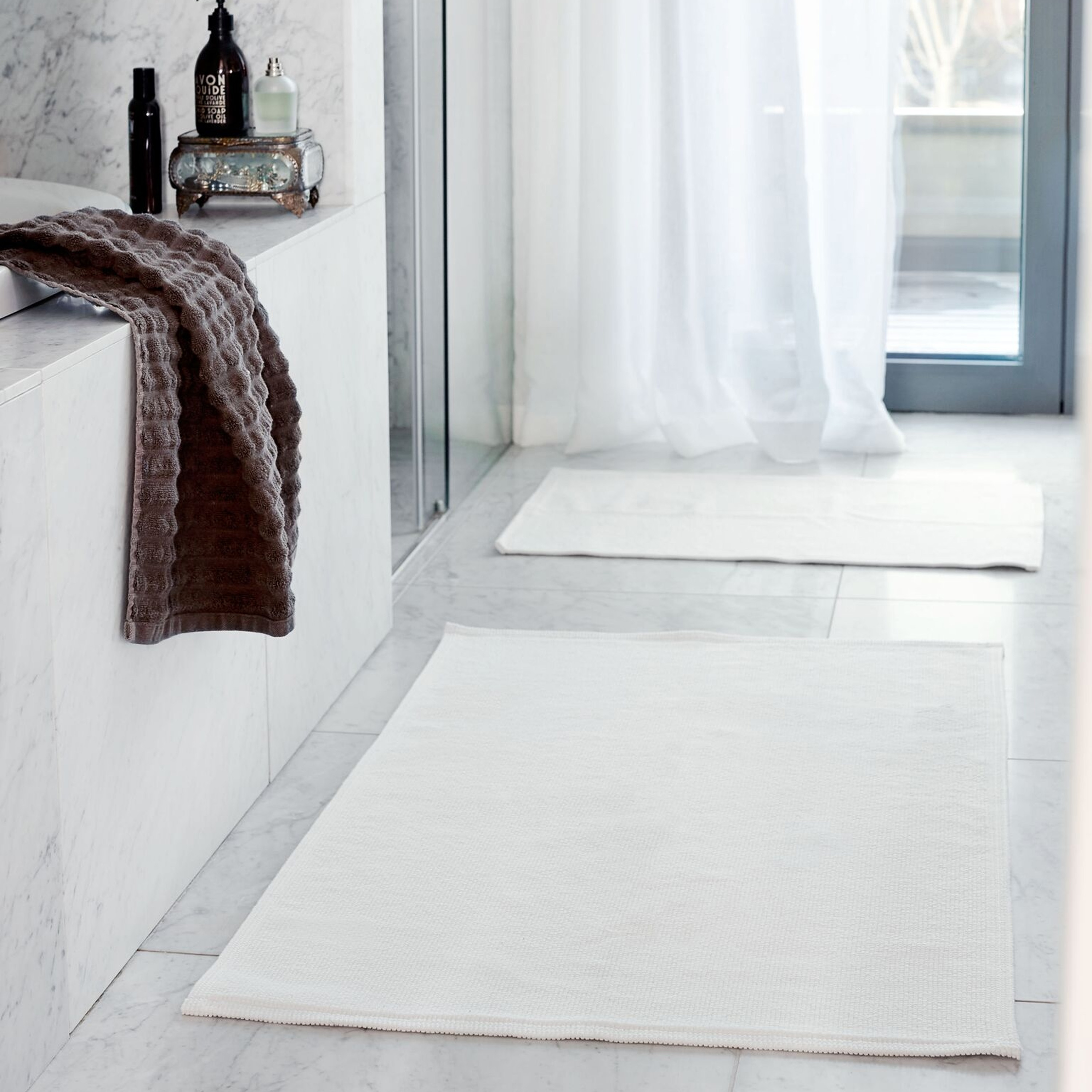 Himla Love Baderomsteppe Hvit 70x110