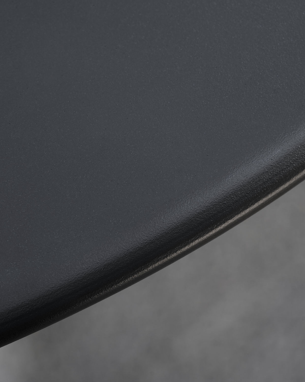 House Doctor Helo Matbord Svart Ø70