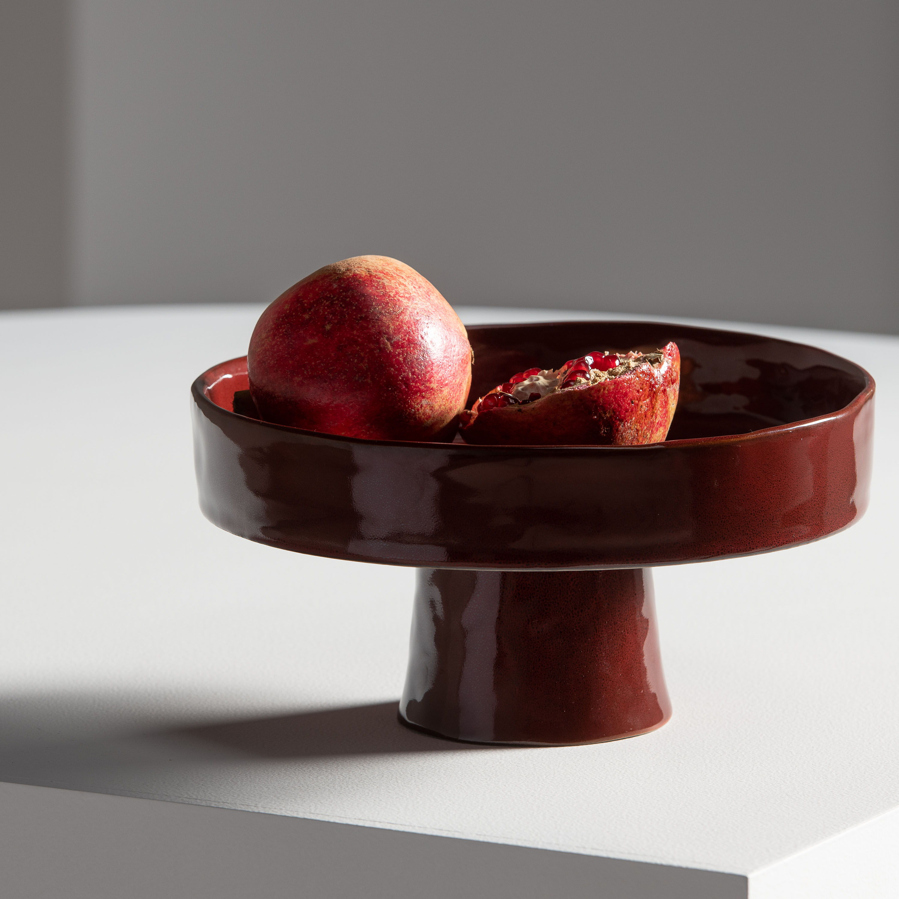 Serax La Mère Serveringsfat på Fot Venetian Red Ø25