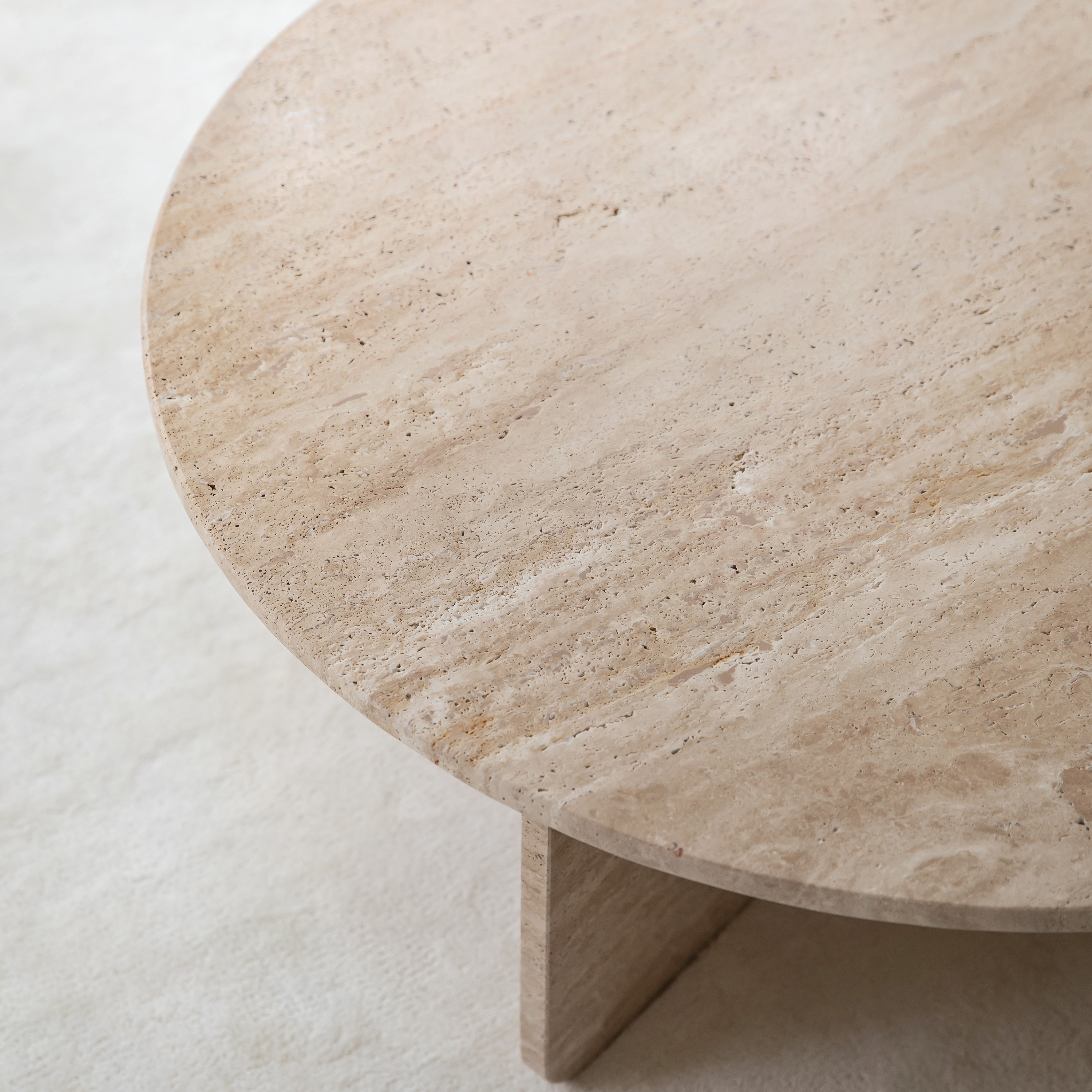 Sleepo Collection Travis Soffbord Travertin Ø85