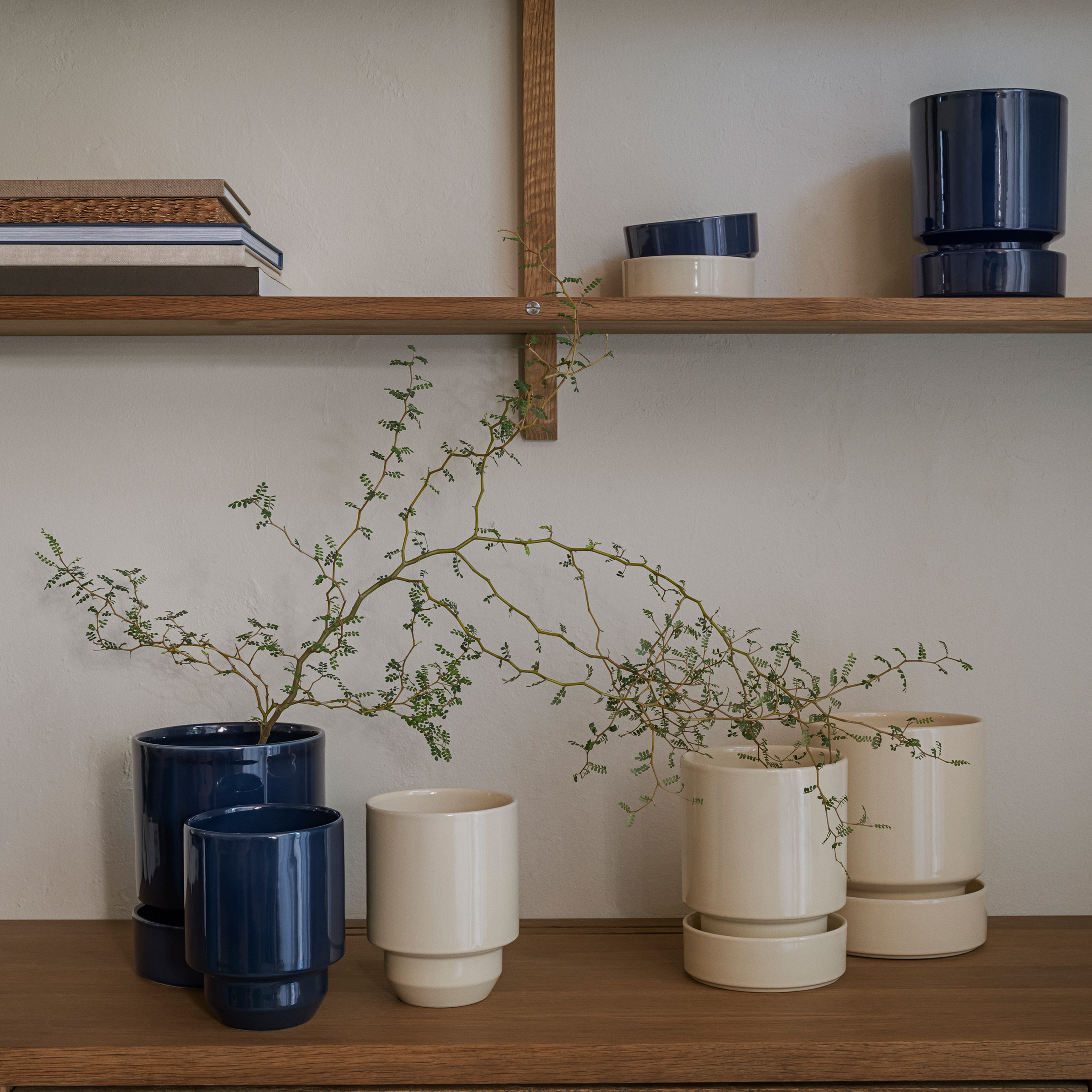 Bergs Potter Hoff Topf mit Untersetzer glasiert Sapphire Blue Ø16