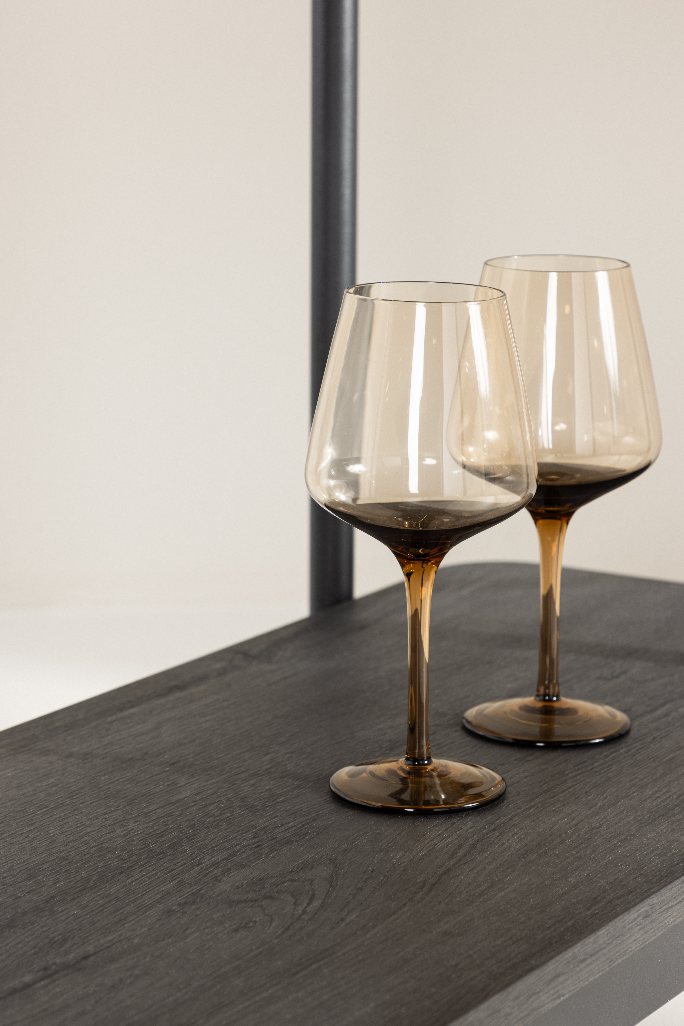 Vind Margaret Hylla Black 120x120