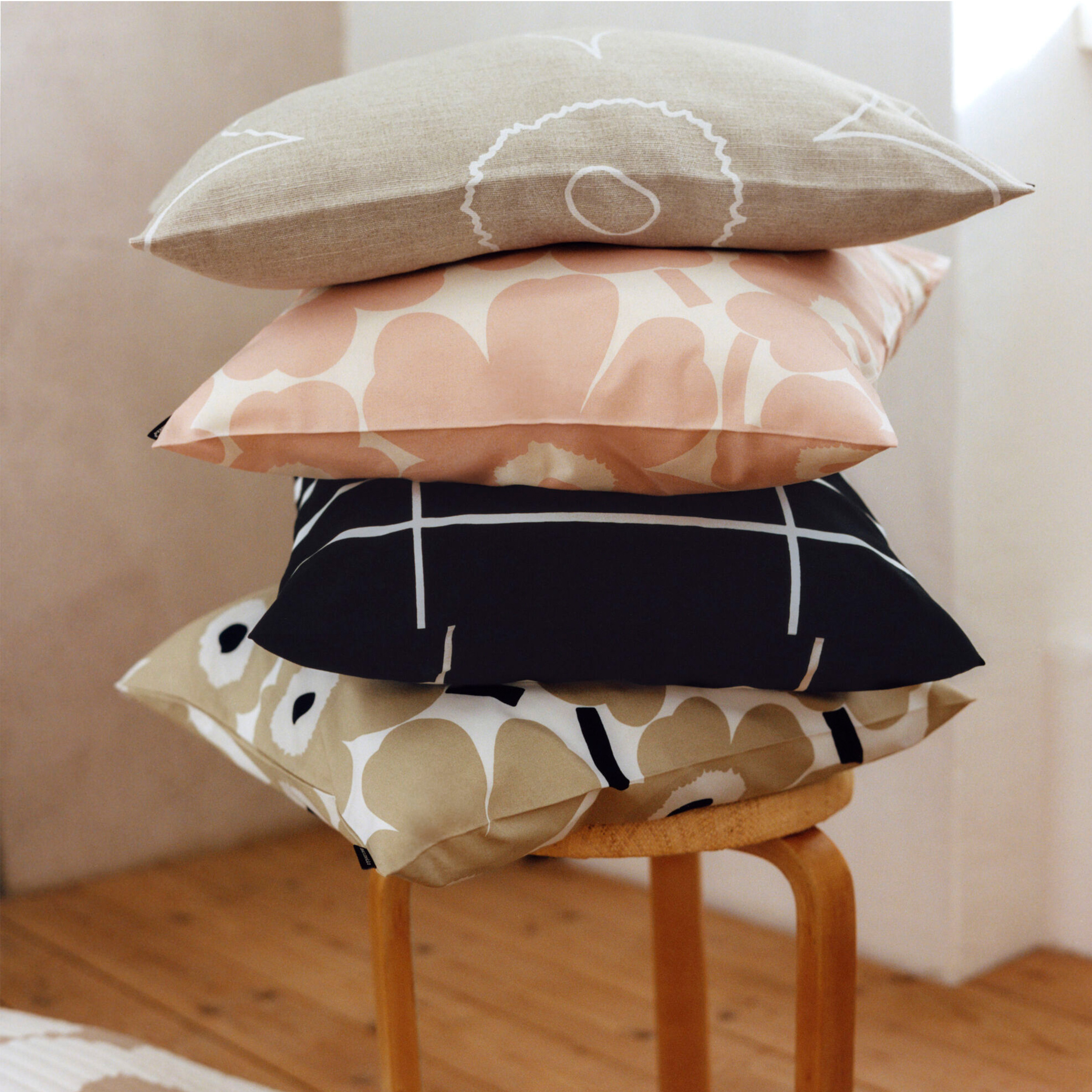 Marimekko Pieni Unikko Kissenbezug Baumwolle/Pfirsich 50x50