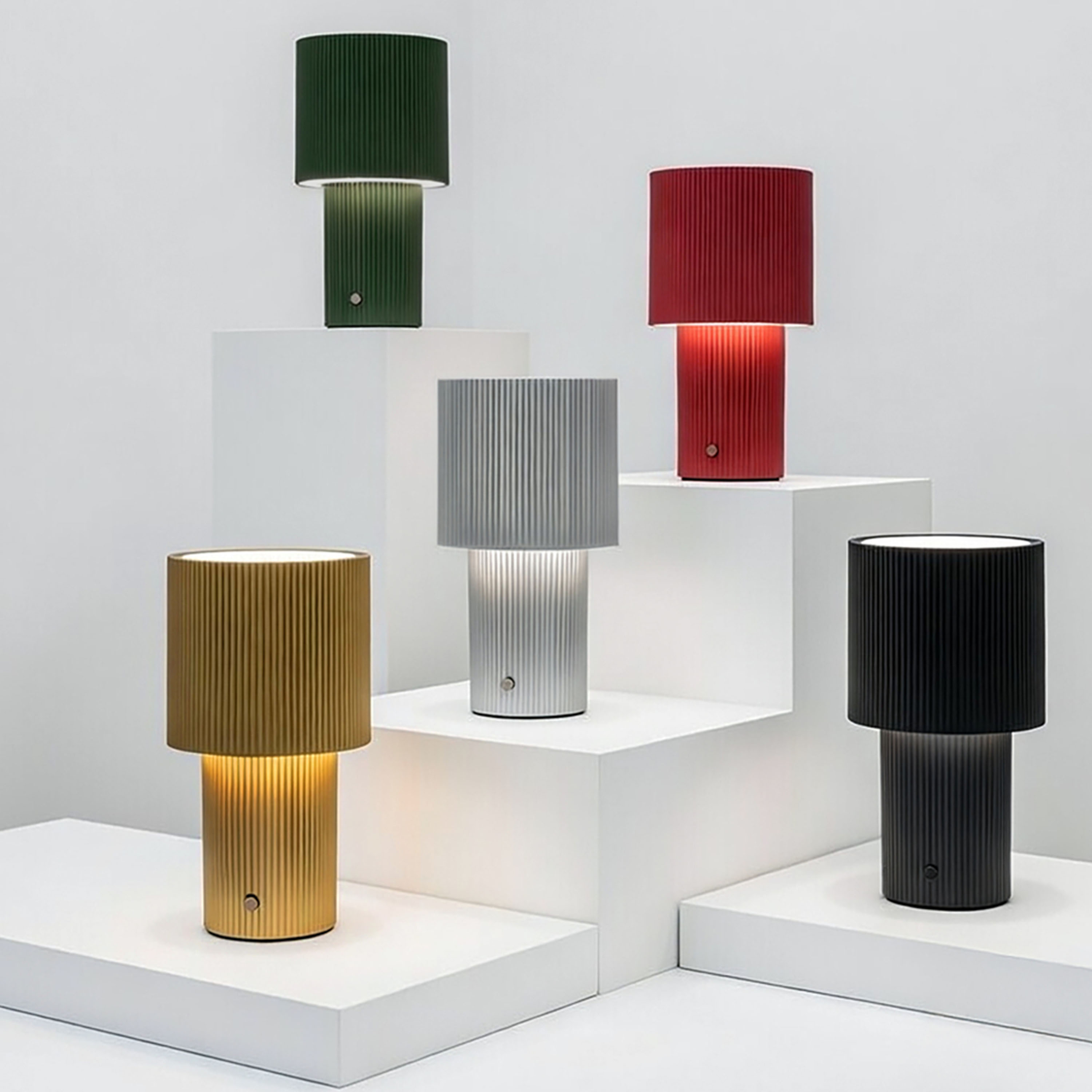 Herstal Iluma Portabel Bordslampa Guld 22cm