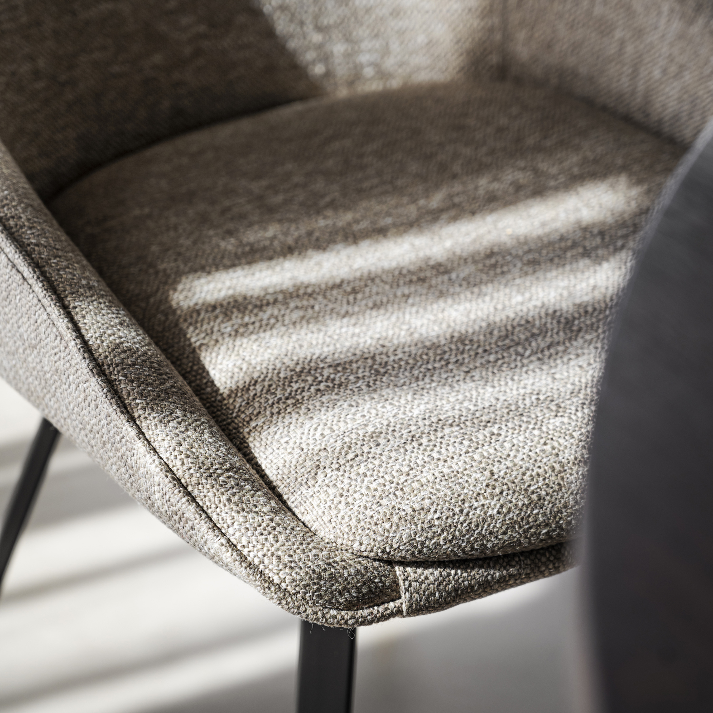 Rowico Home Alison Matstol Mörkbeige/Svart