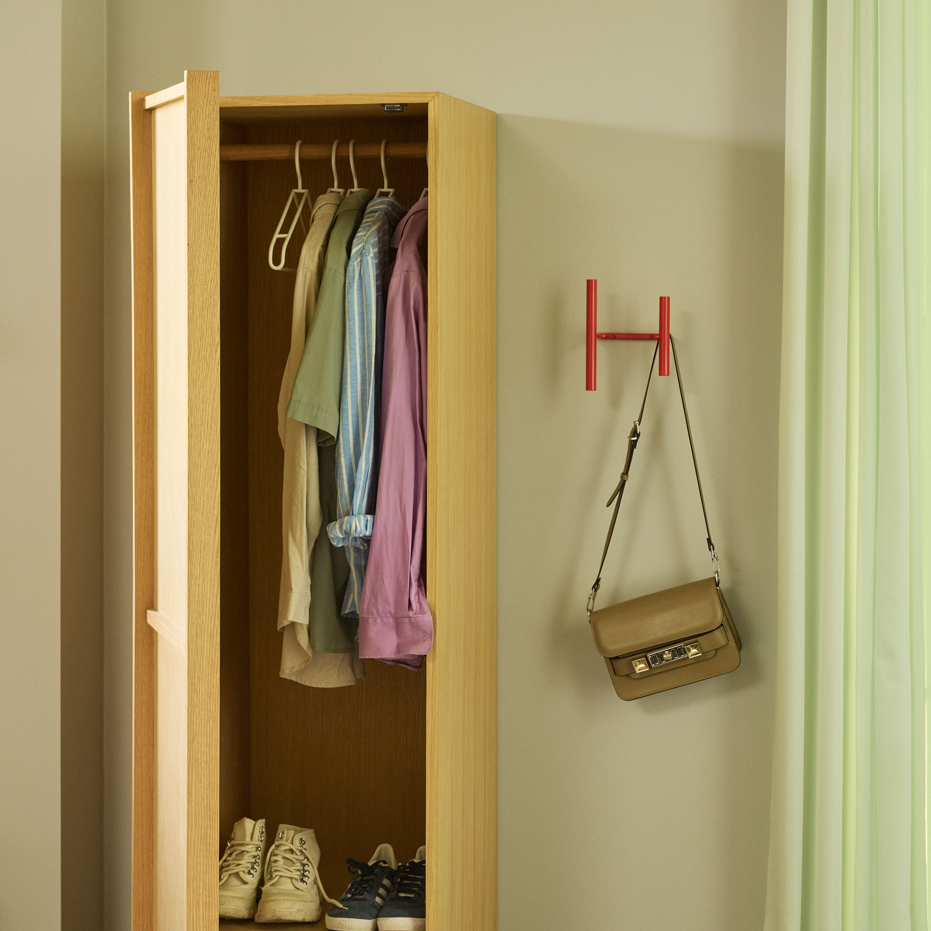 Hübsch Kura Garderobeskap Small Natural 181x50