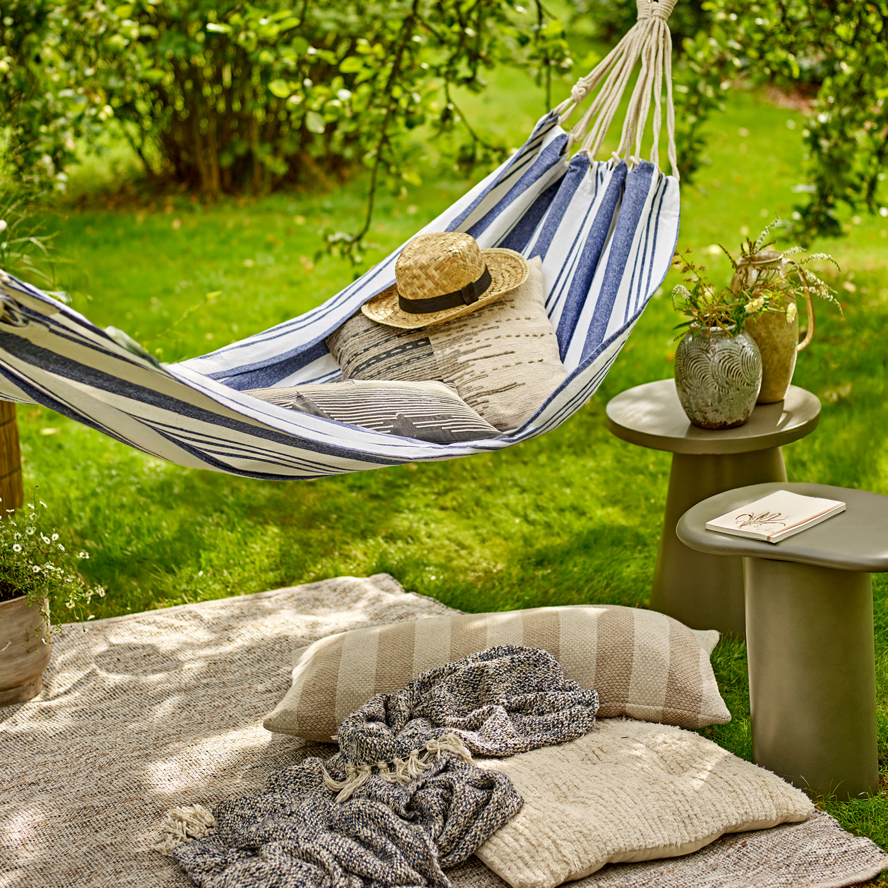 Bloomingville Marcey Sivupöytä Grey 52cm