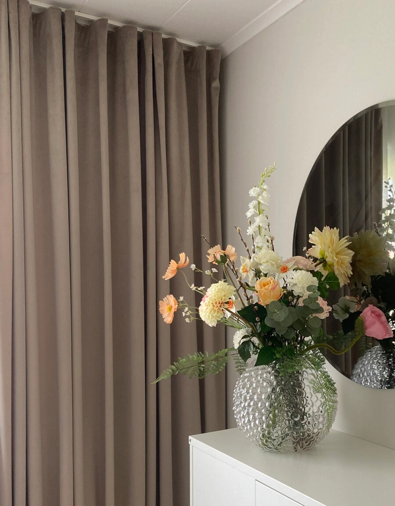 Hasta Home Ljuva Gardinhøyde Sammet Beige 250cm