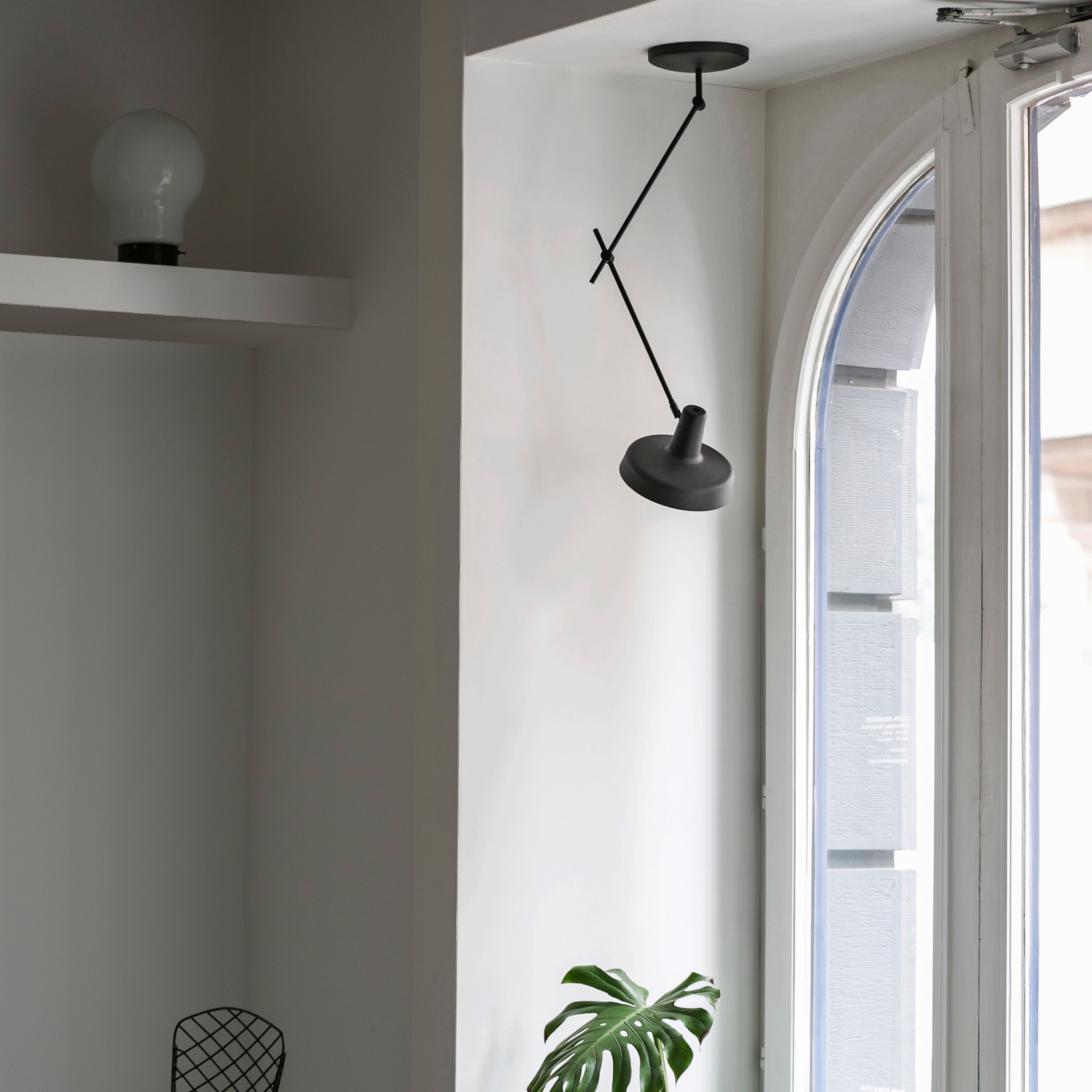 Grupa Arigato Taklampa Black 22cm