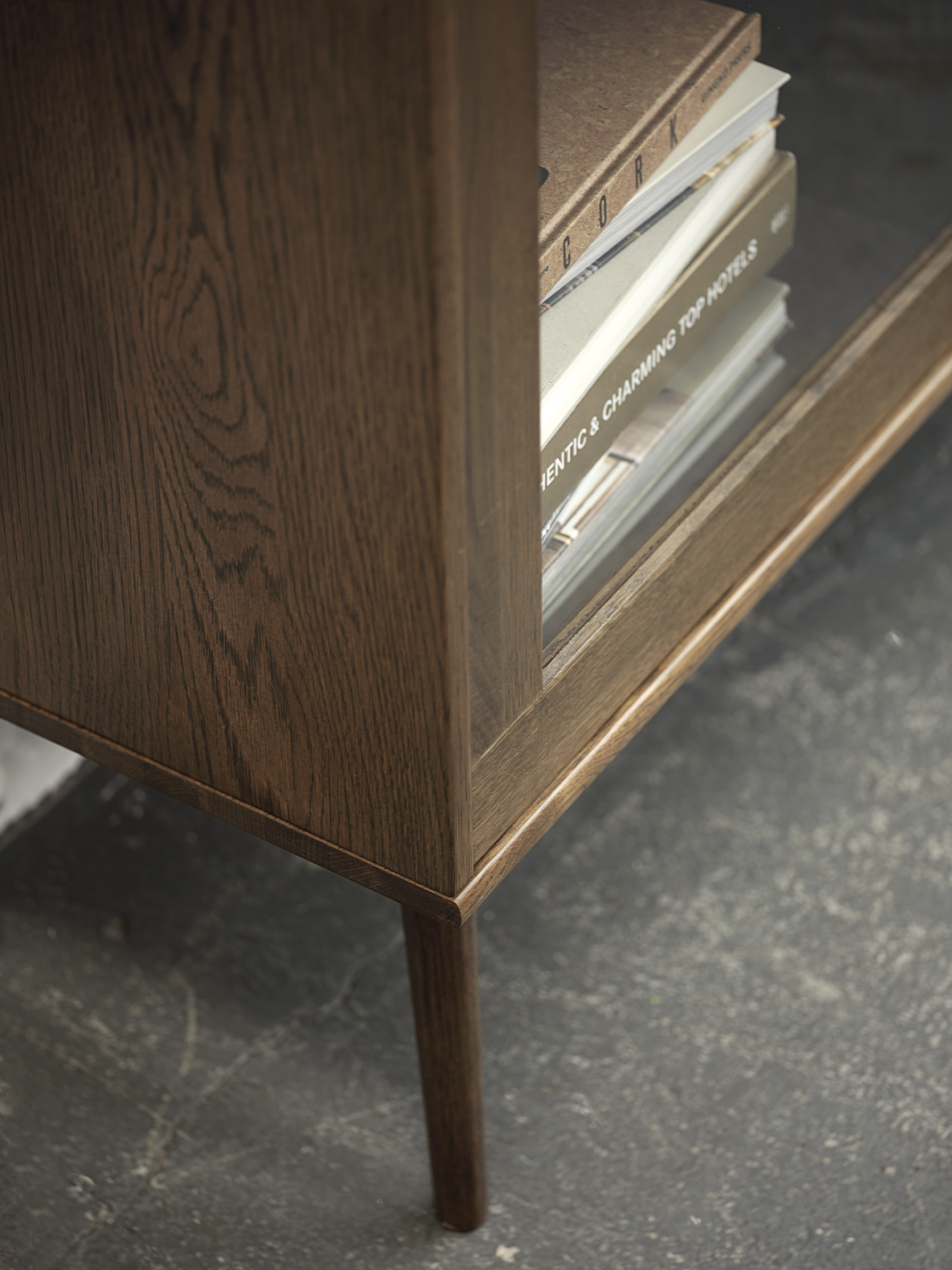 Nordic Home Sofia Vitriinikaappi Smoked Oak 160cm