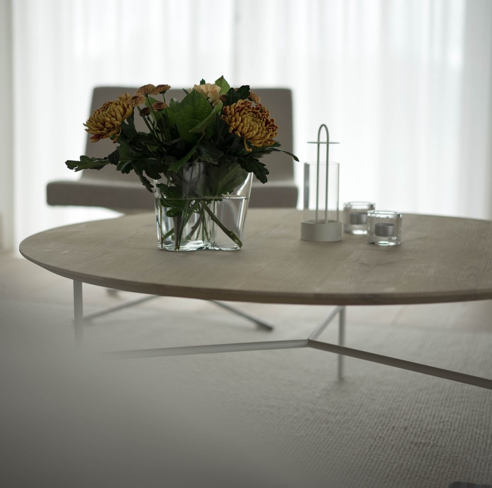 Mavis Tribeca Soffbord Såpad Ek/Vit Ø110