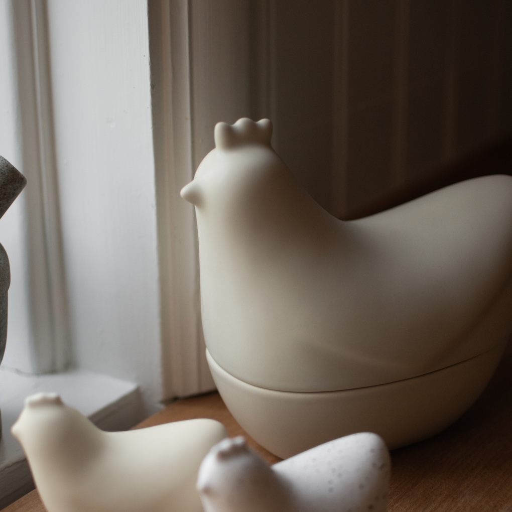 DBKD Happy Hen Hønse Krem Dekorasjon 18x12,5