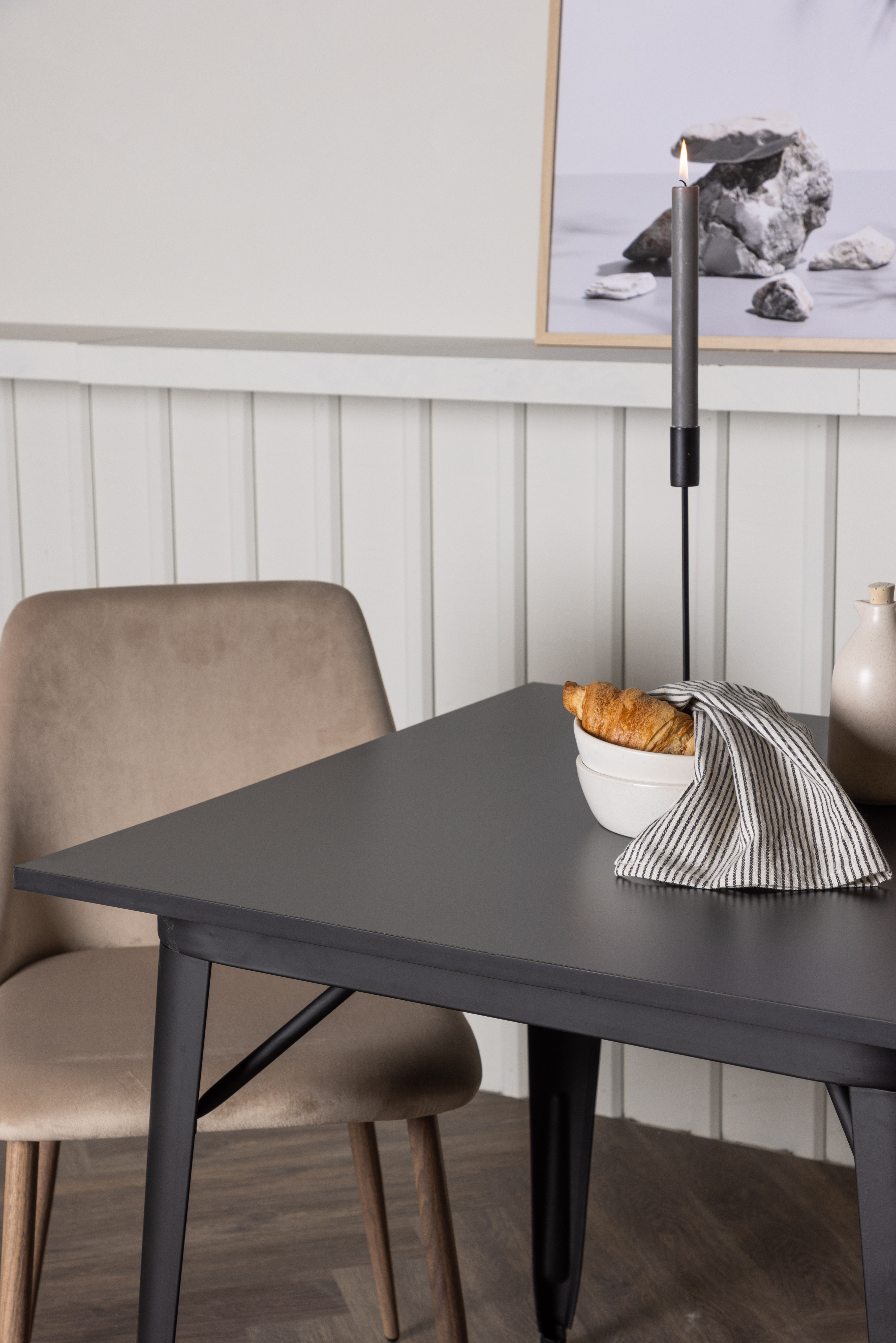 Venture Home Lori Matstol Sammet Beige