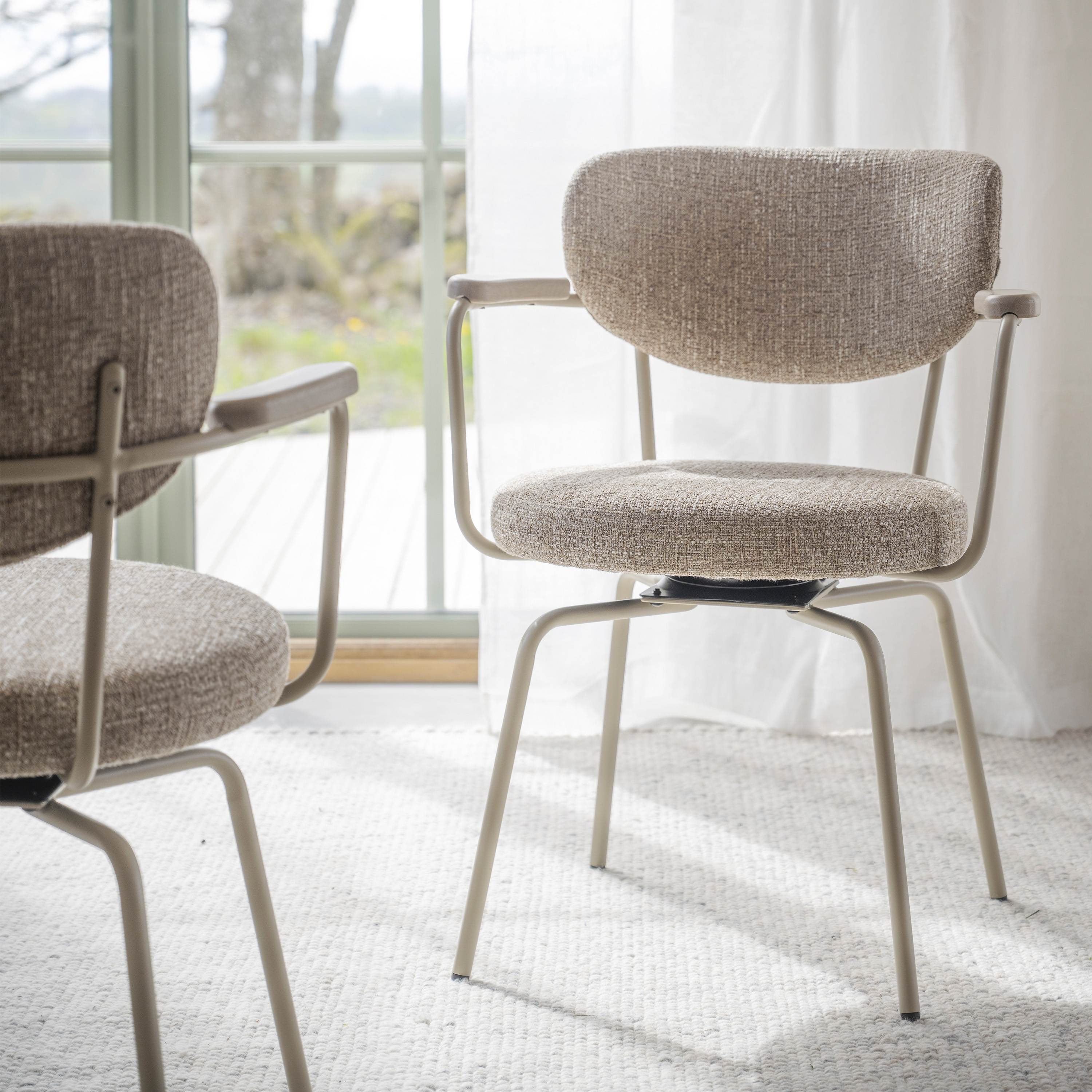 Rowico Home Merrick Snurr Karmstol Mörkbeige/Beige