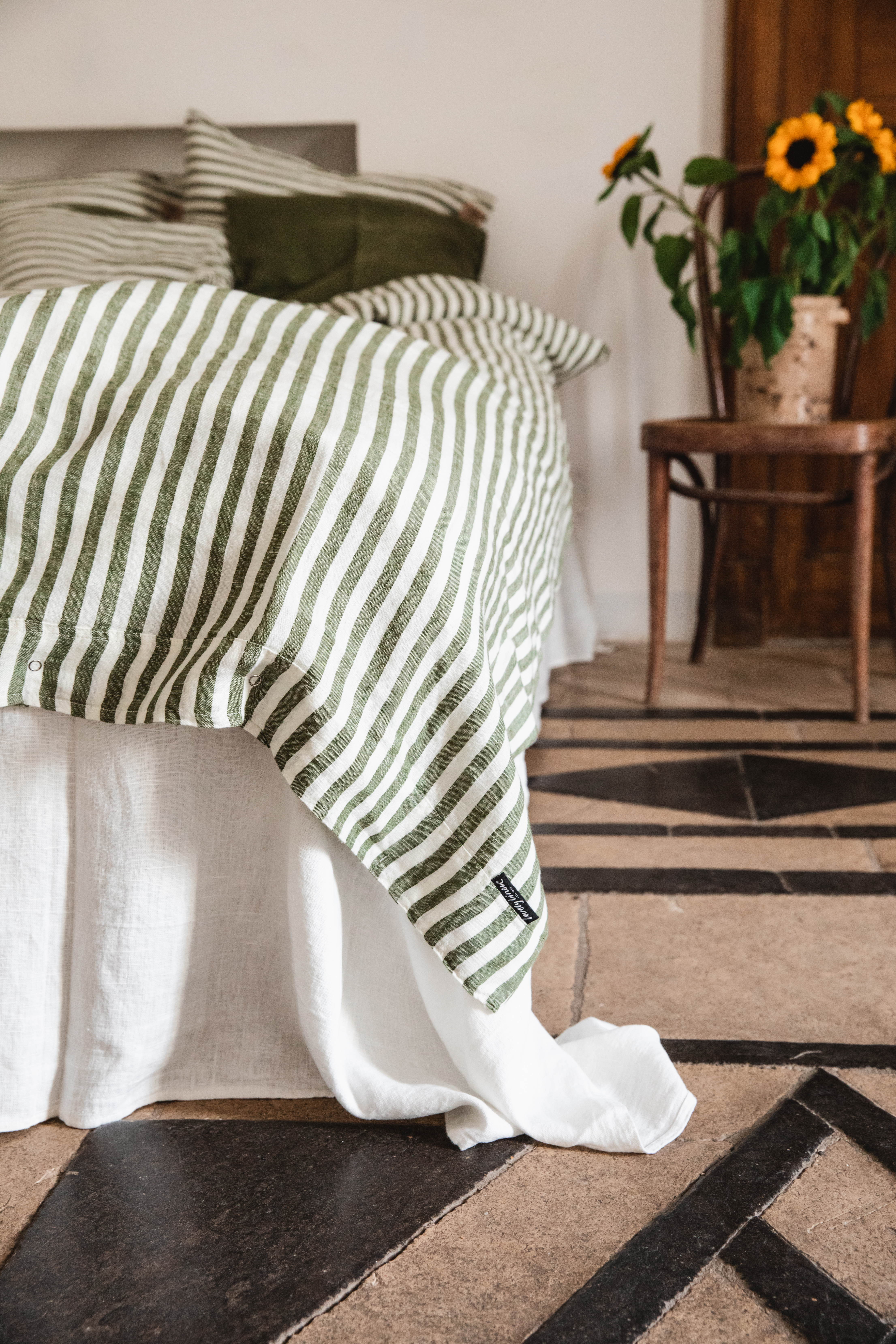 Lovely Linen Misty Örngott Linne Edge Jeep Green 50x60