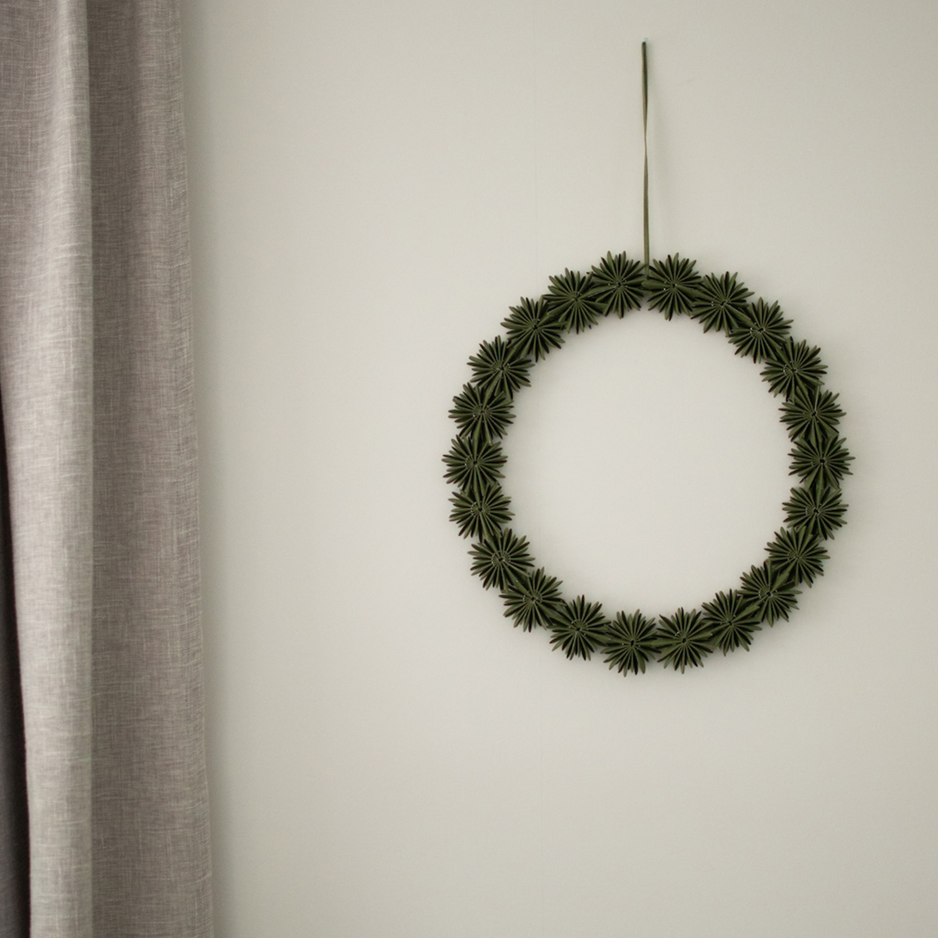 DBKD Paper Flake Wreath Dekoration Green Ø35