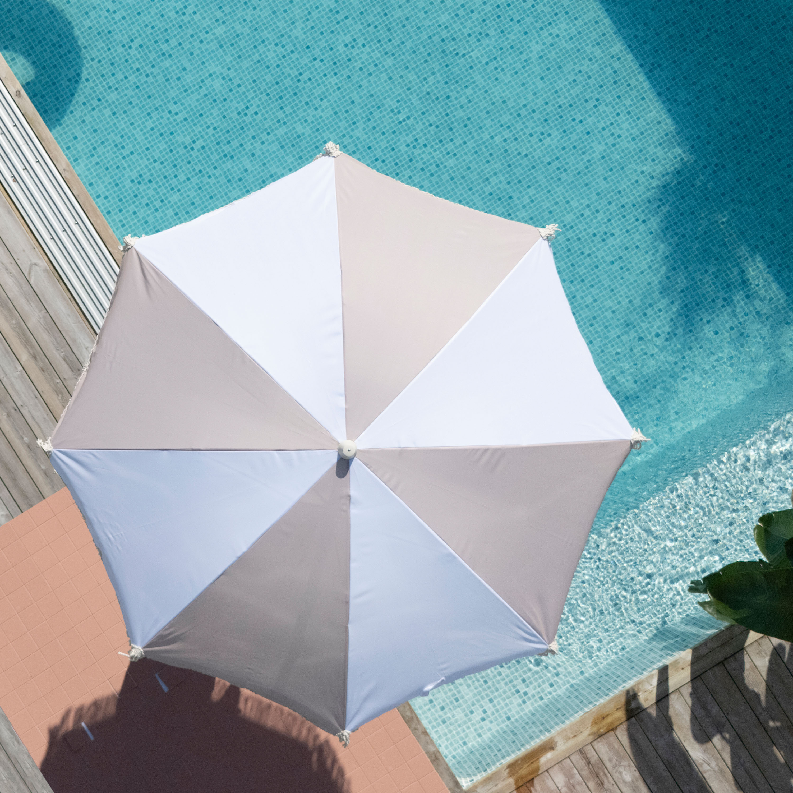 Wikholm Form Valletta aurinkovarjo valkoinen/beige Ø210