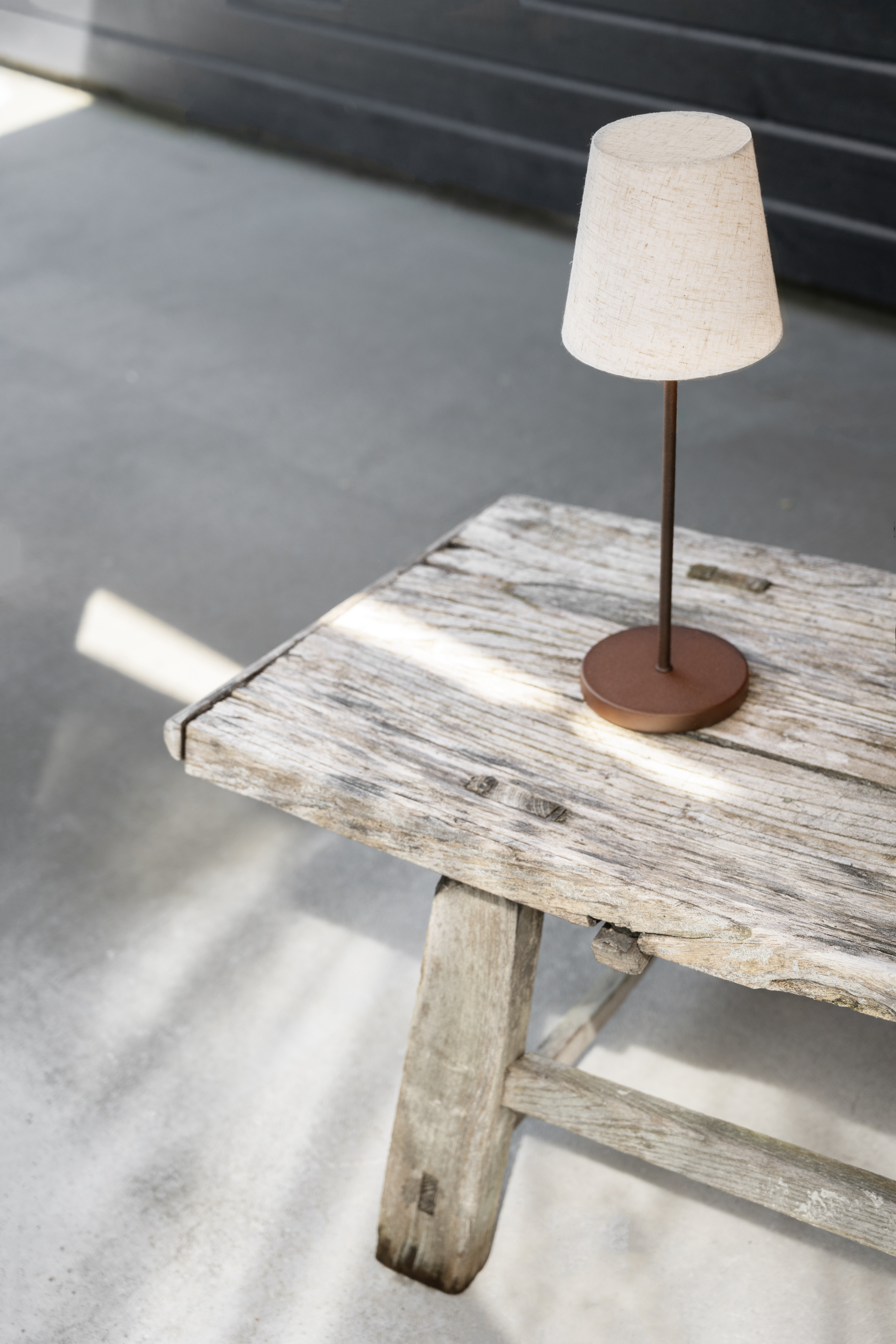 Watt &amp; Veke Tyra Portable Bordslampa Coffee 37cm