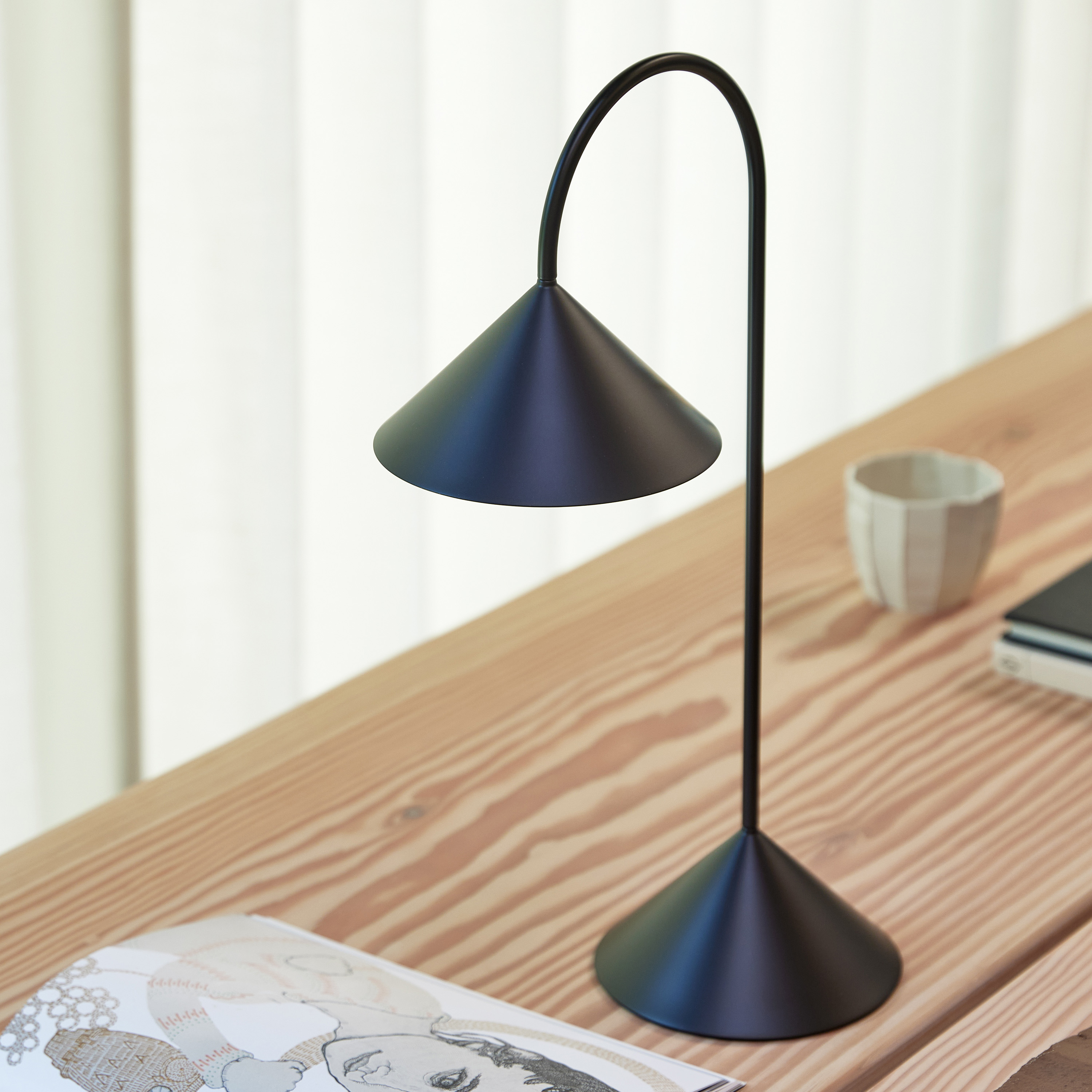 Frandsen Grasp Kannettava Pöytävalaisin Matt Black 47cm