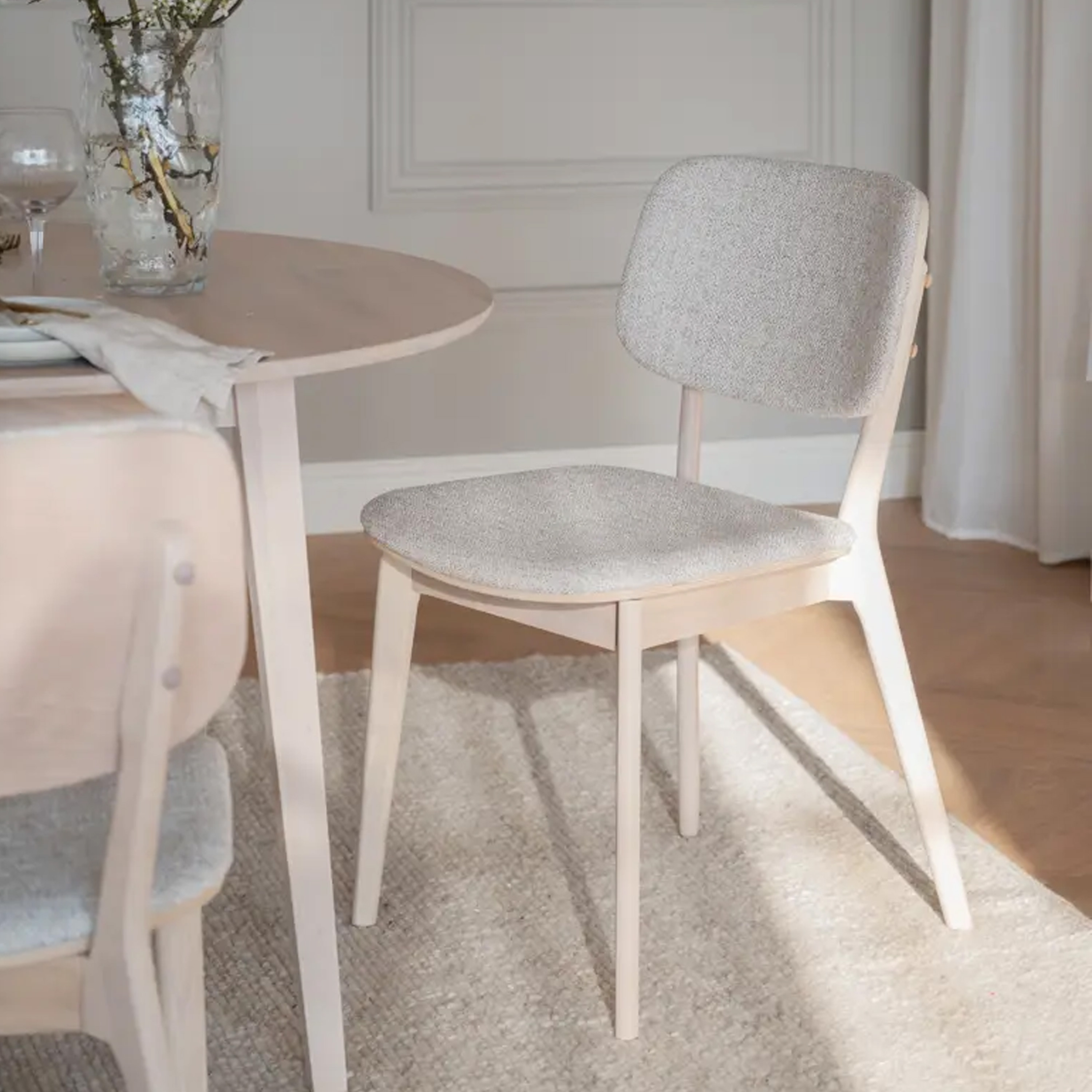 Rowico Home Barrett Matstol Vitpigmenterad Ek/Ljusbeige